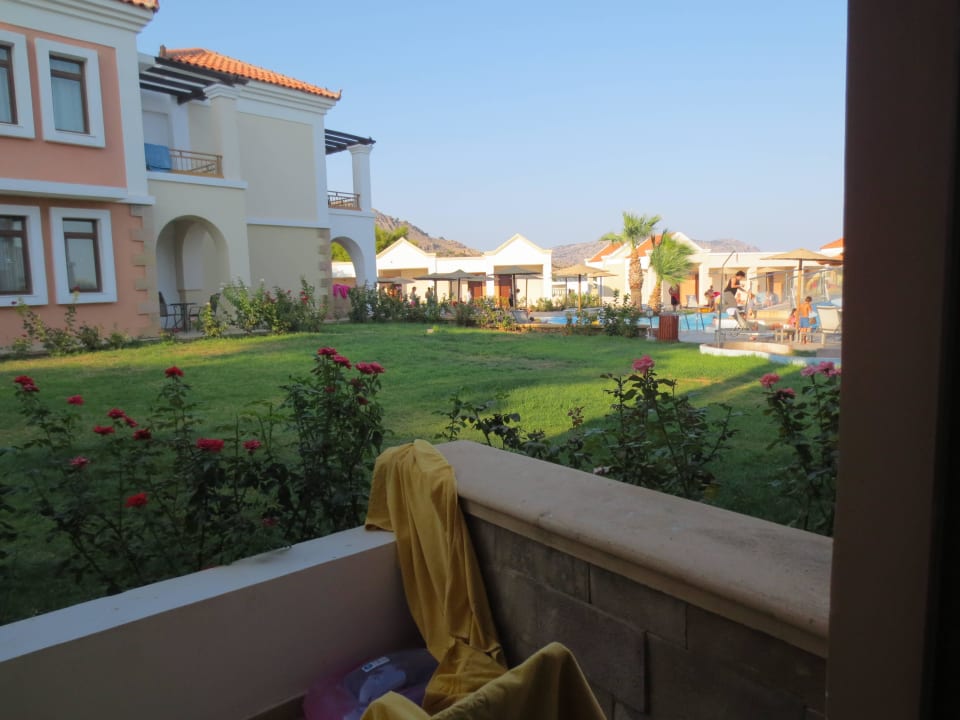 Blick von unseren Zimmer zum Pool und Meer Lindos Imperial Resort & Spa