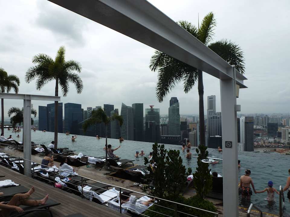 Basen na 57 piętrze Marina Bay Sands