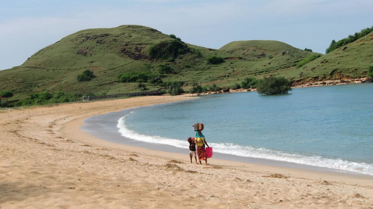 Blick von Liegestuhl nach links Novotel Lombok Resort & Villas