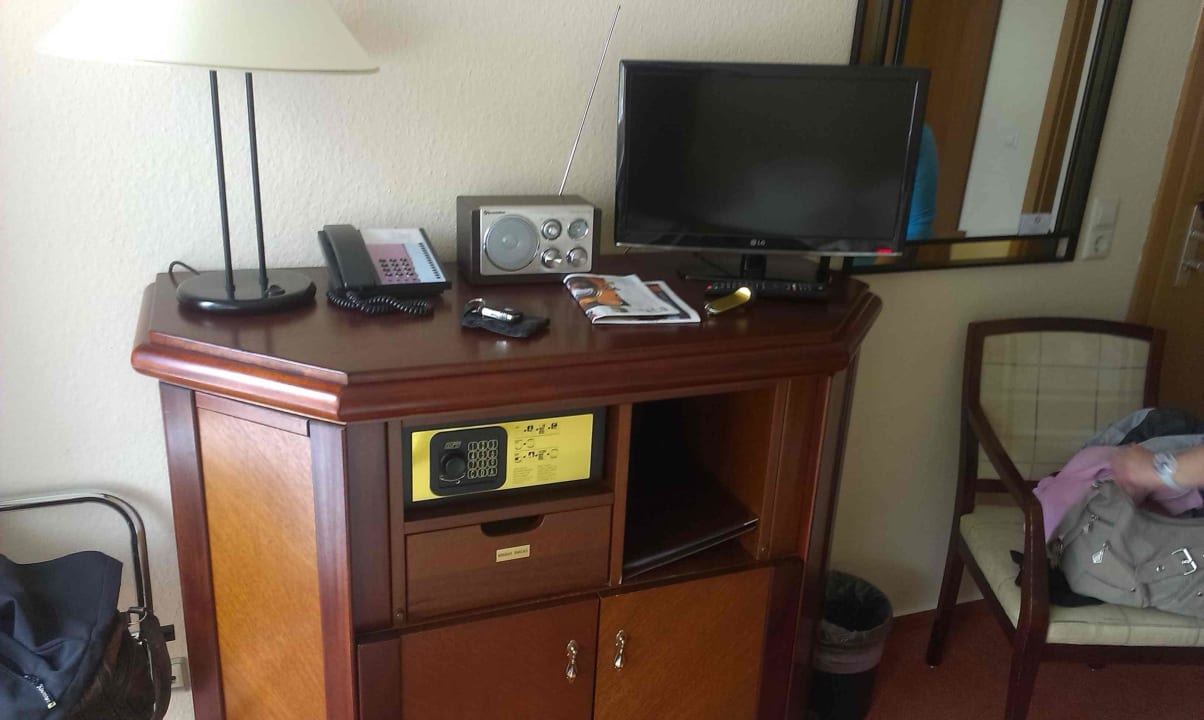 Minibar, Safe, Fernseher, Radio altGlowe Hotel Garni