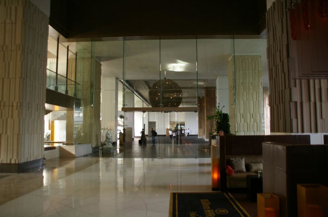 Lobby Millennium Hilton Bangkok