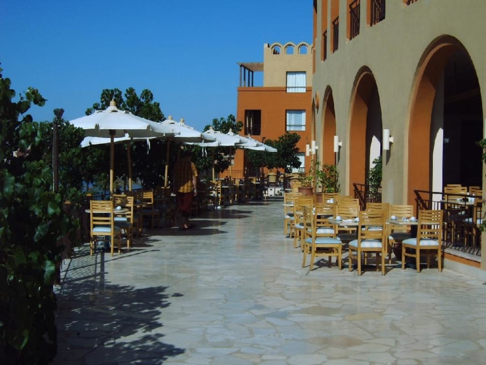 Aussenaufnahme des Restaurants Hotel Three Corners Ocean View prestige - Adults only