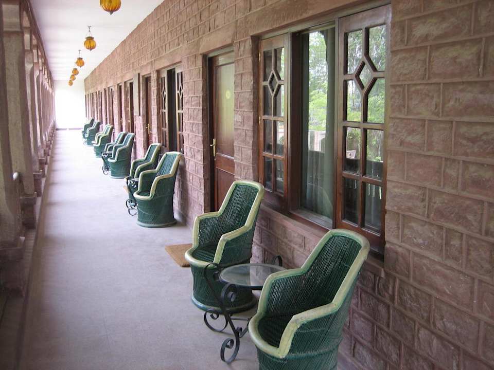 Vor unserem Zimmer Hotel Ranbanka Palace