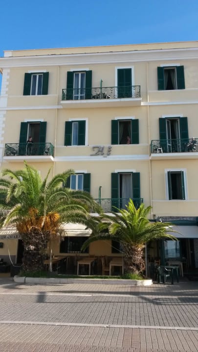 Hotel Miramare (von der Strandpromenade) Hotel Miramare