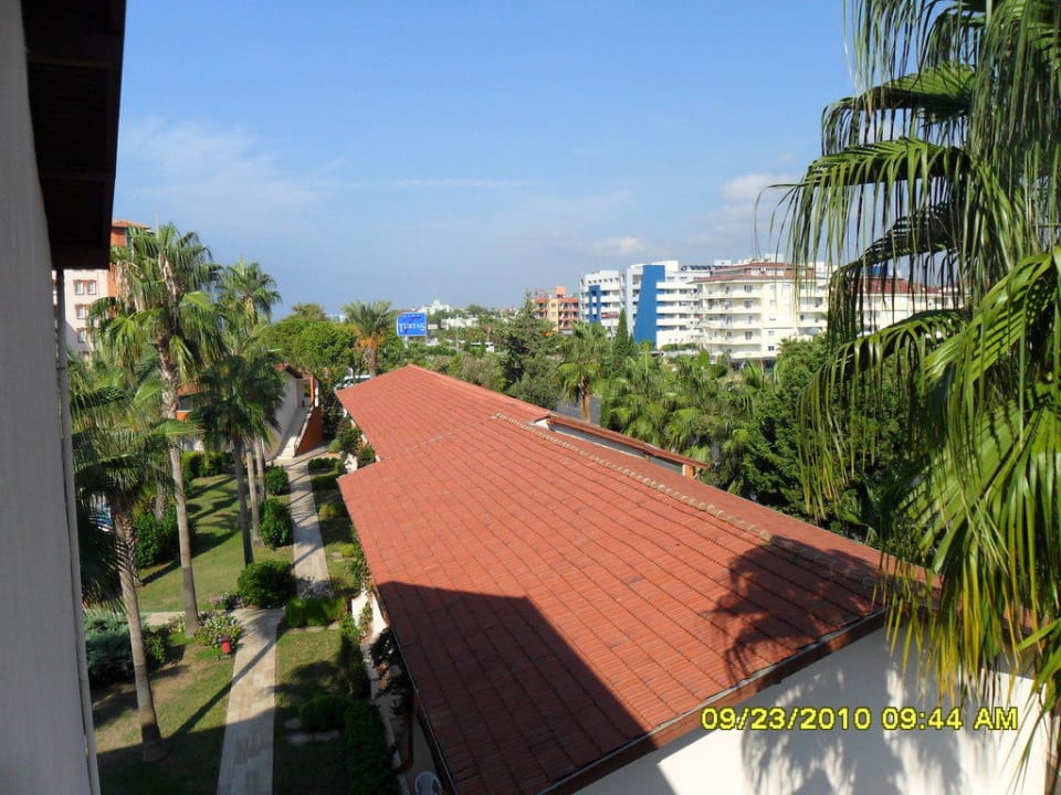 Blick zur Innenstadt Club Turtas Beach Hotel