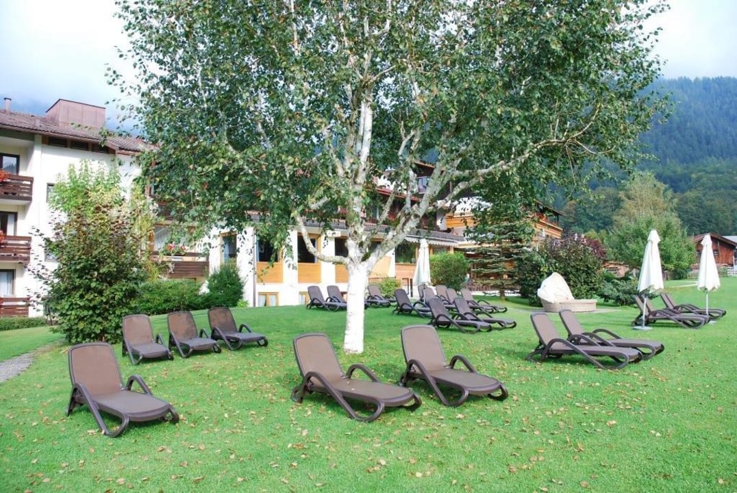 Liegewiese Alm- & Wellnesshotel Alpenhof
