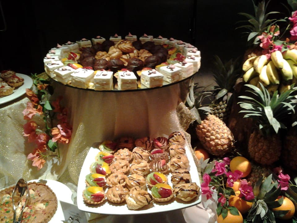 Kuchenbuffet Mauricia Beachcomber Resort & Spa