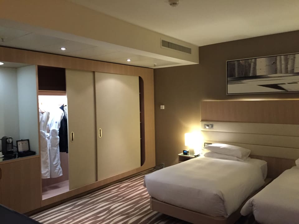 Zimmer Hilton Frankfurt Airport