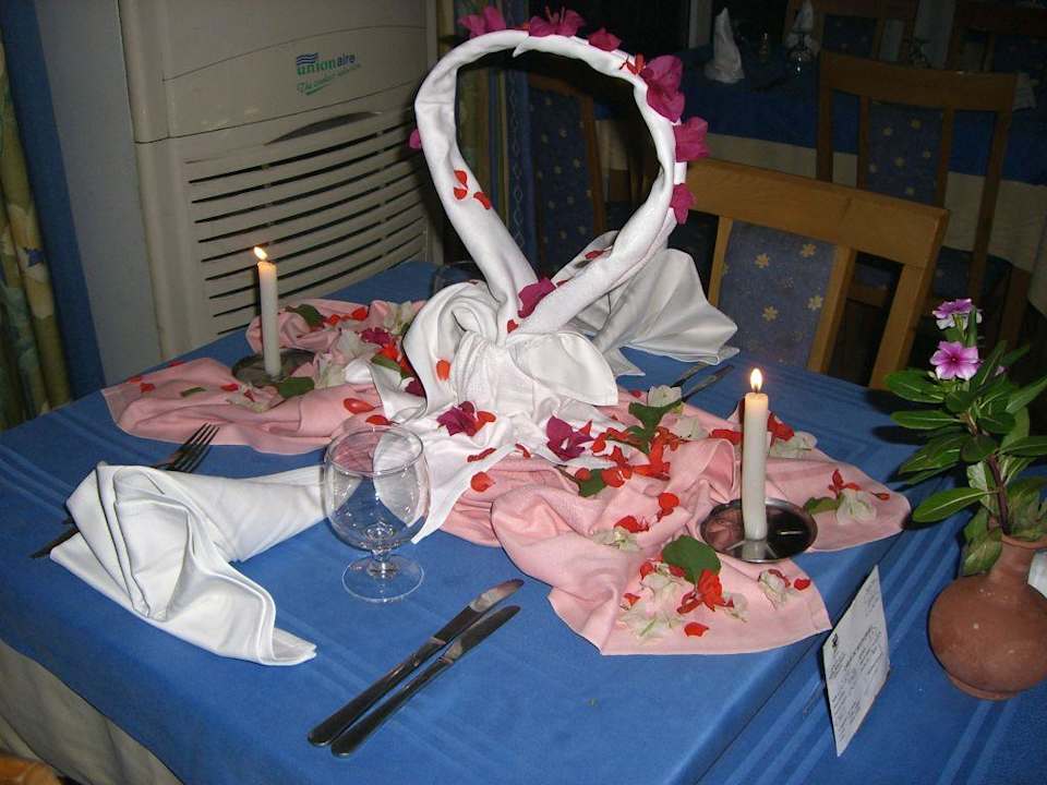 Tischdeko am letzten Abend vor Abreise Hotel Rosa Beach