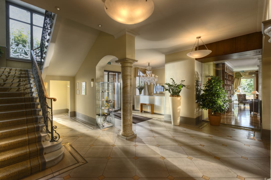Lobby Hotel Eden Spiez