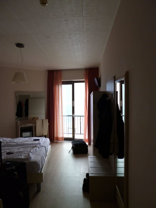 Vom Reinkommen Hotel Astor