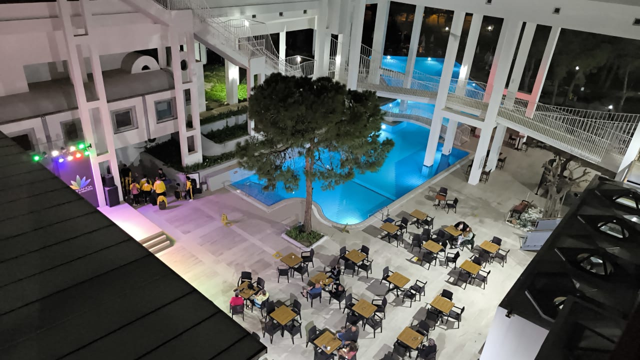 Pool Asteria Collection Side