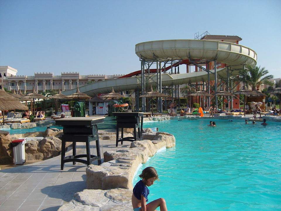 Pool mit Rutschen Beach Albatros Resort