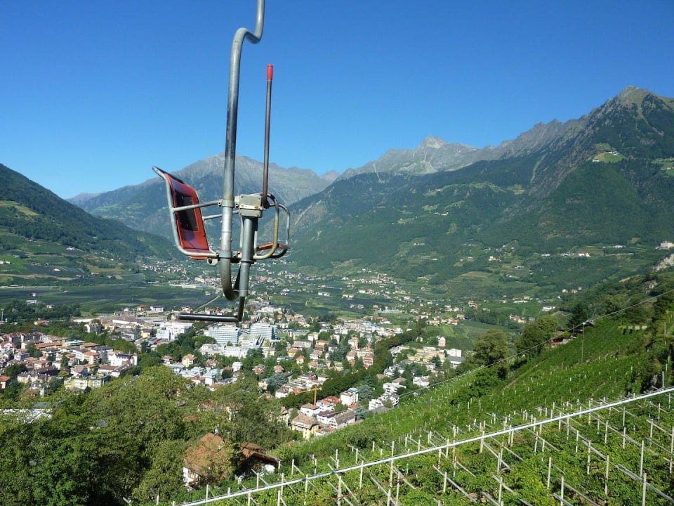 Fahrt mit dem Sessellift vom Hotel nach Meran Hotel Panorama