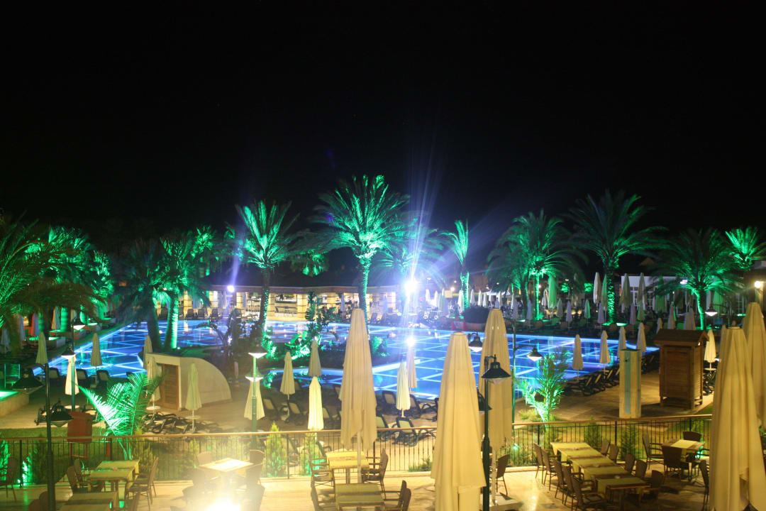 Nachtblick Crystal Tat Beach