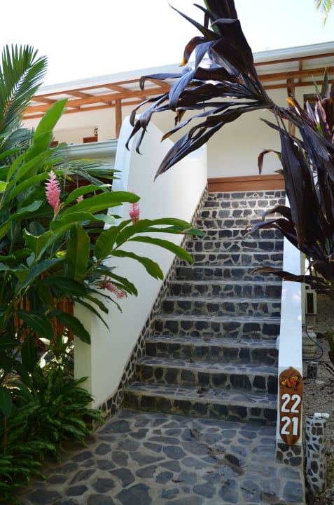 Treppen zum Superior Beach View Room Hotel Tropico Latino