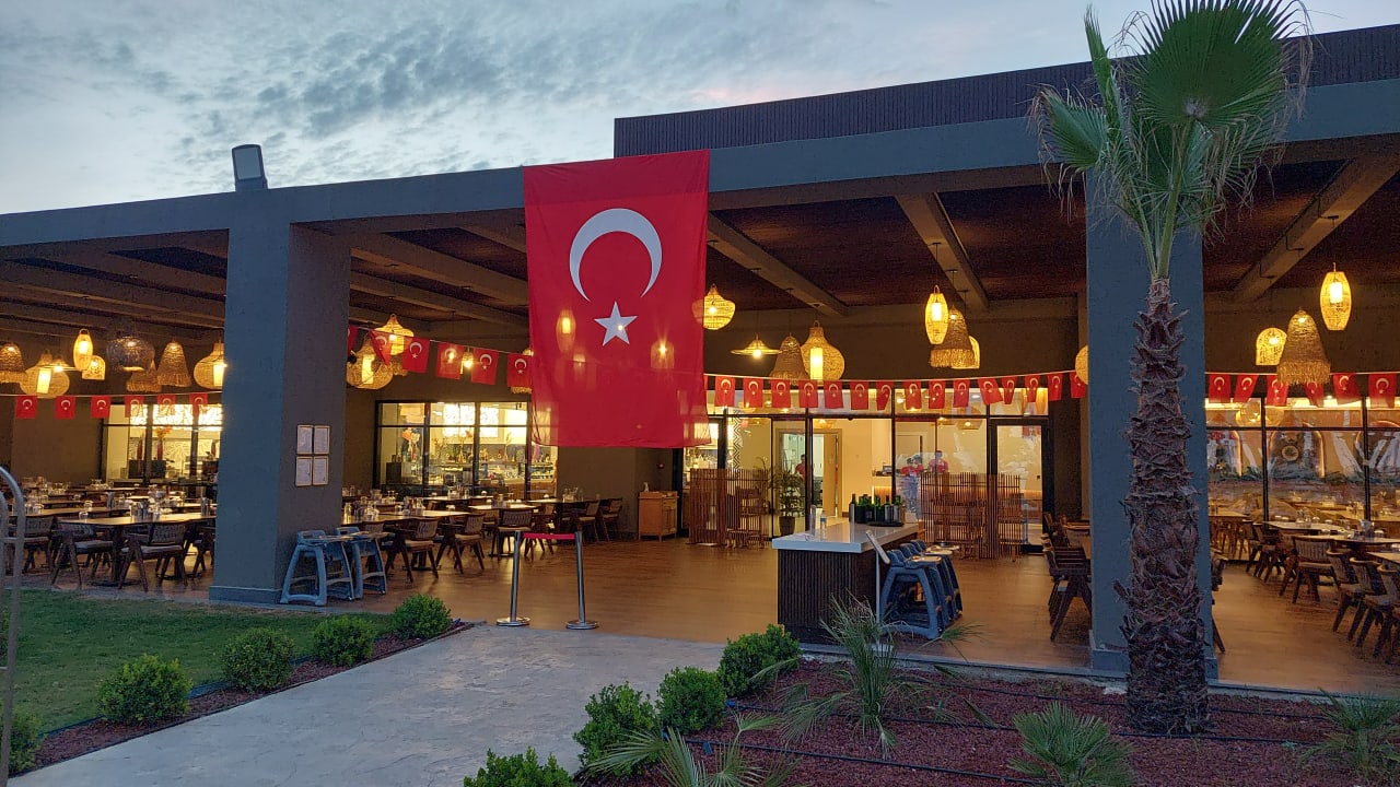 Gastro Jacaranda Luxury Resort