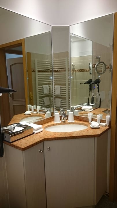 Suite - Bad Falkenstein Grand, Autograph Collection