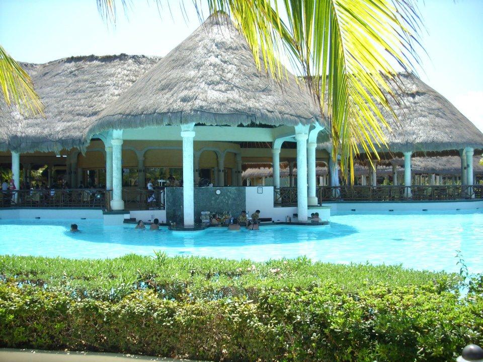 Poolbar Grand Palladium Kantenah Resort & Spa