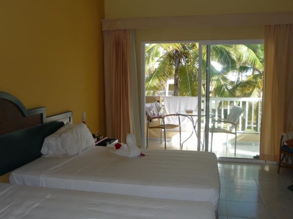 Betten und Balkon Grand Sirenis Punta Cana Resort & Aquagames