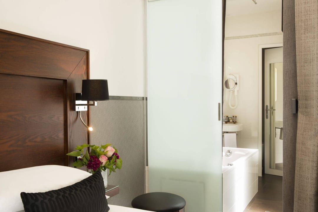 Room Hotel des Arts Montmatre