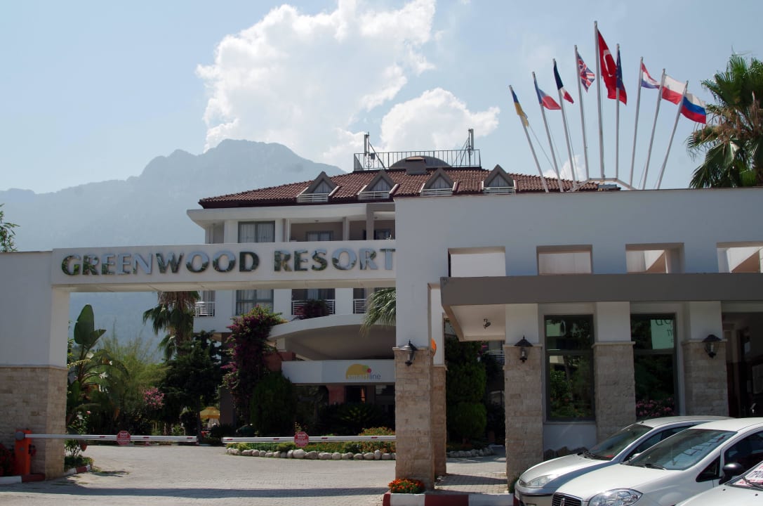 Главный вход Greenwood Kemer Resort