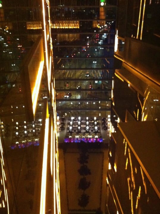 Sicht in die Lobby vom 11. Stock Park Plaza Westminster Bridge London