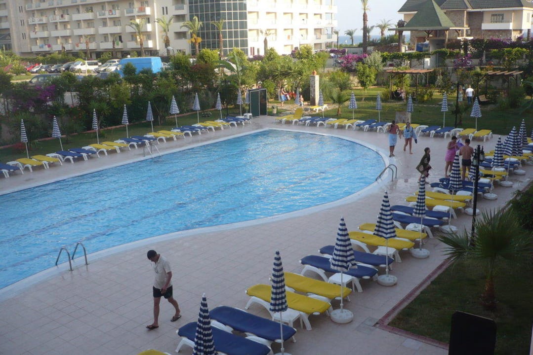 Pool Telatiye Resort