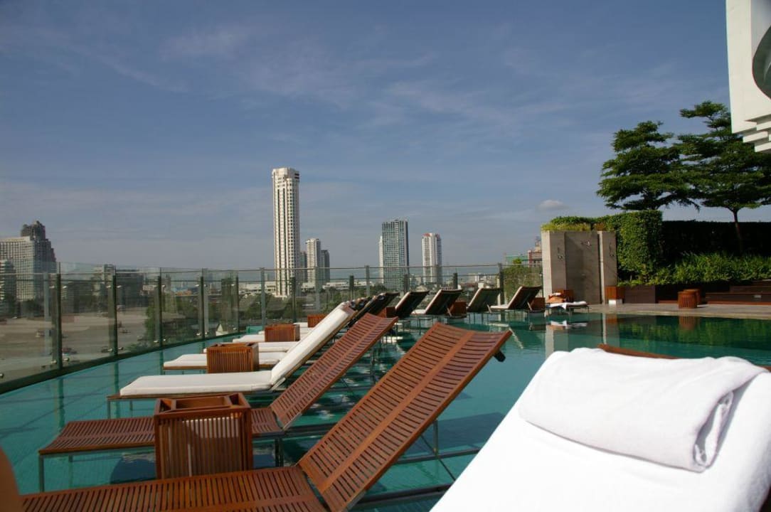 Der Pool Millennium Hilton Bangkok