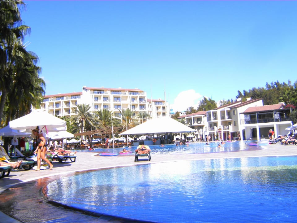 Poollandschaft Arum Barut Collection