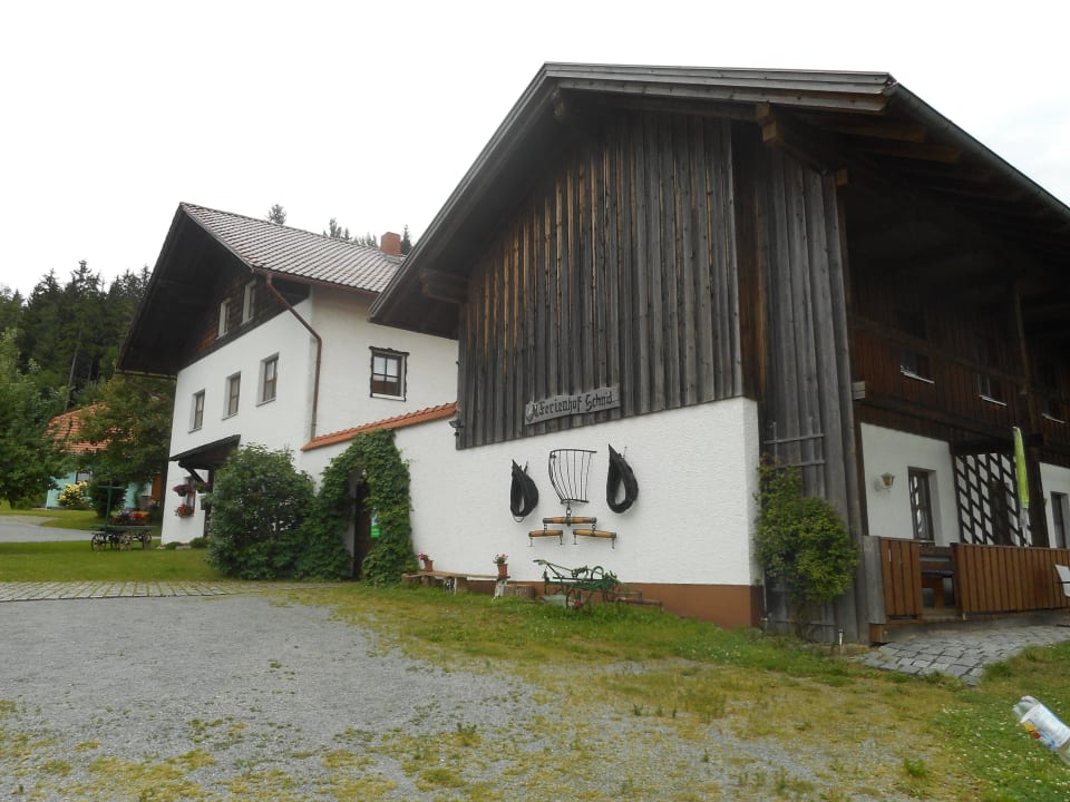Eingang Bayerwald-Ferienhof Schmid