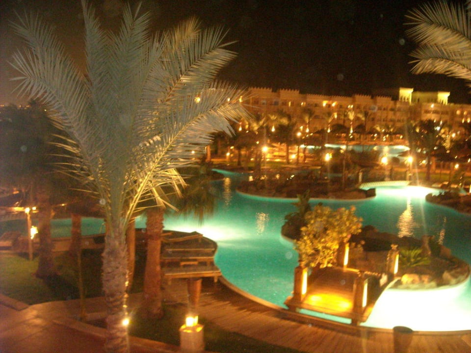 Вечерний вид Pickalbatros Palace Resort