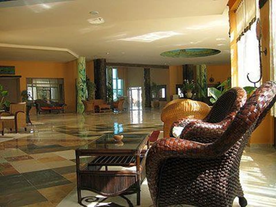 Lobby Hotel African Queen