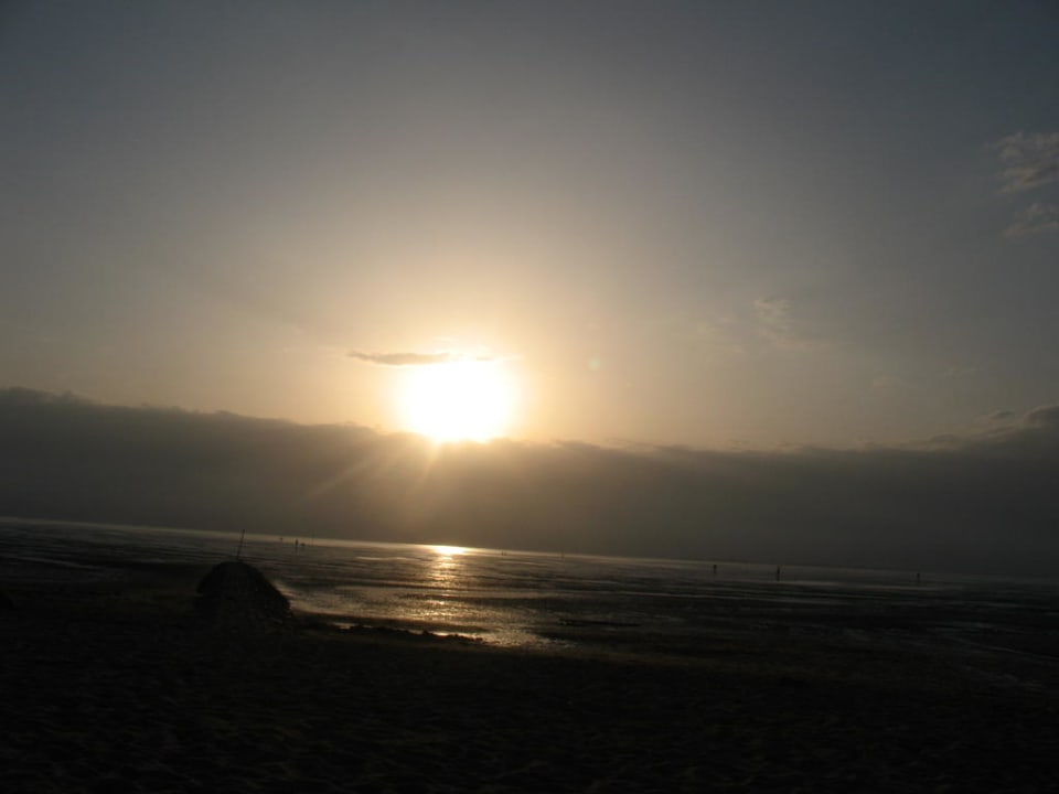 Der Sonnenuntergang in Sahlenburg! Beachhotel Cuxhaven