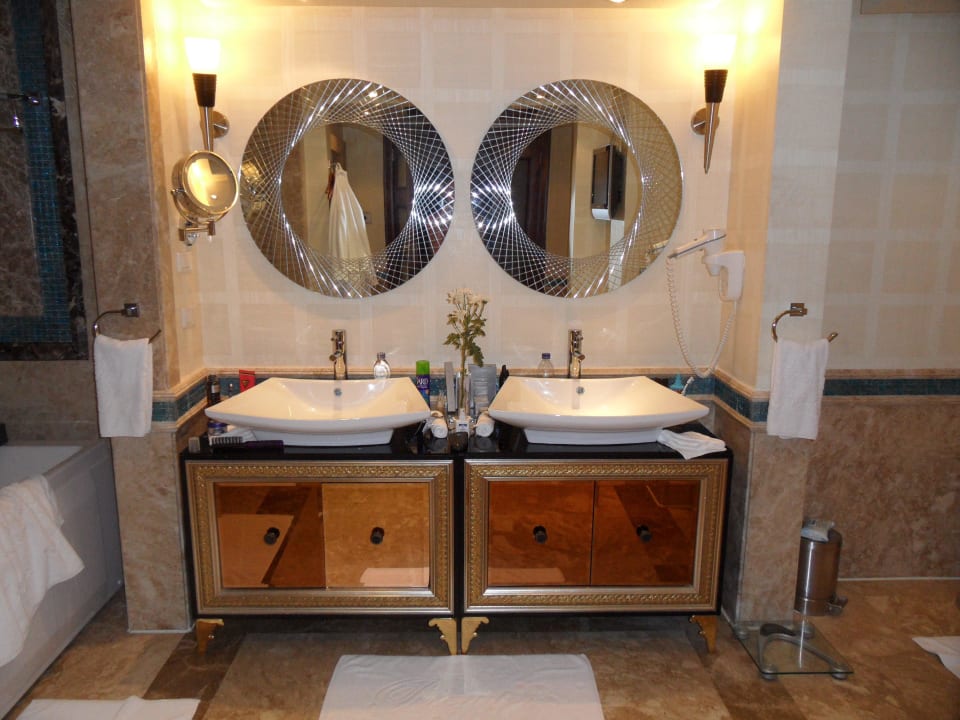 Suite Baderaum Premier Le Reve Hotel & Spa