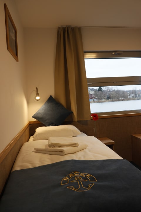 Zimmer Botel Racek
