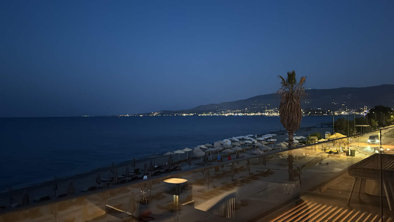 Strand Mosay All Suite Hotel