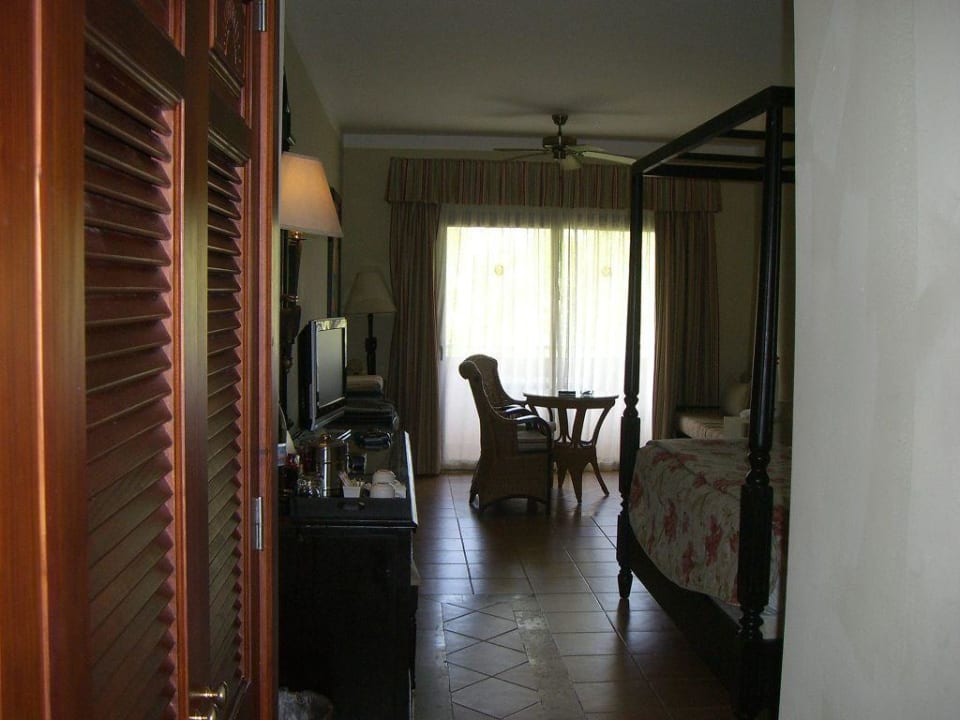 Junior Suite, Blick von Tür Bahia Principe Luxury Ambar