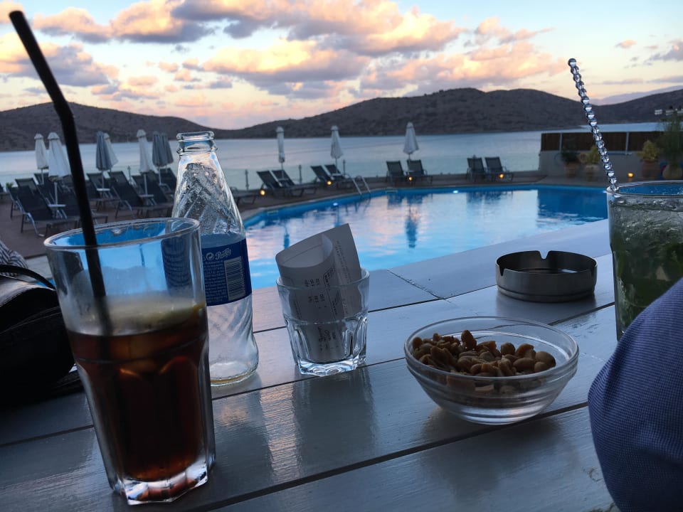 Poolbar Domes Aulus Elounda All-Inclusive Resort, Curio Collection by Hilton
