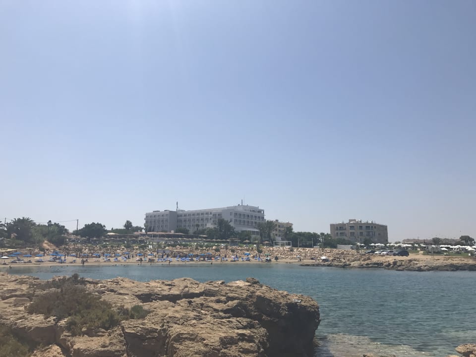 Strand Crystal Springs Beach Hotel