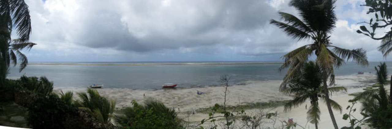 Strand Bahari Beach Hotel