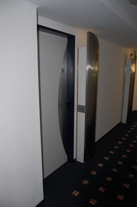 Eingang zu einem Zimmer Hotel Berlin Ostbahnhof