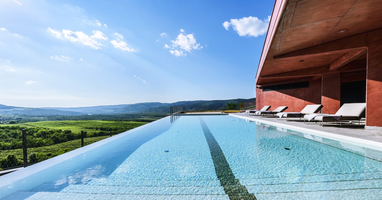 Pool Winery & Design hotel ROXANICH