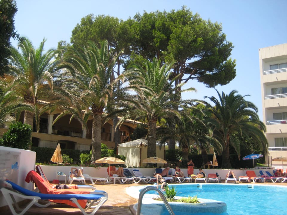 Der Pool des Hotels Hotel & Spa S'Entrador Playa