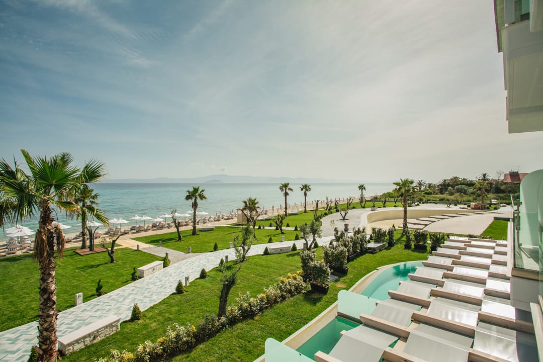 Gartenanlage Blue Carpet Luxury Suites