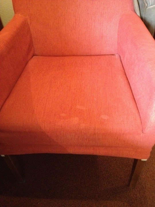 Verdreckter gammliger Stuhl Hotel de Witte Bergen