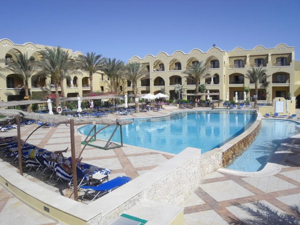 Pool vom Restaurant aus Jaz Makadi Gardens - TUI BLUE Makadi Gardens - Adults Friendly 16 Years Plus