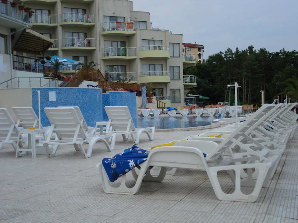 Leżaki, kto pierwszy ten lepszy! Park Hotel Golden Beach