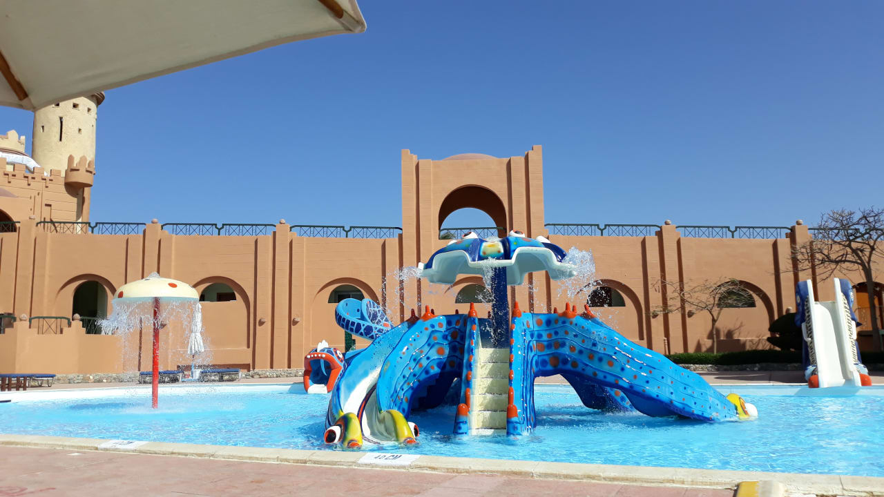 Pool Akassia Swiss Resort