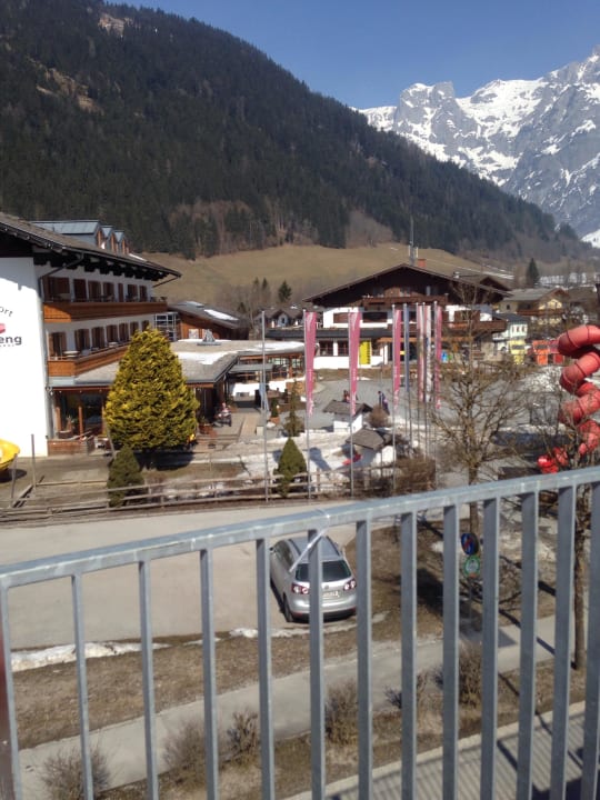 Hotelansicht von der Gondel aus Gut Wenghof - Family Resort